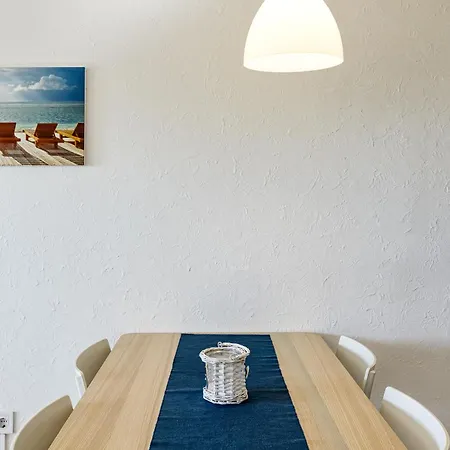 Salins 1 Apartment